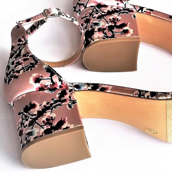 Candie's Pump Shoe Pink Floral Woman's 8.5 New - Picture 5 of 8